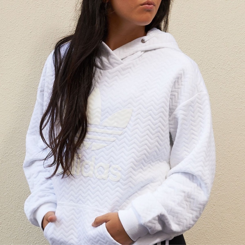 Adidas white Hoodie women’s Small Quilted with front pocket -glossy lettering